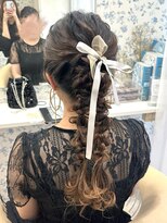 サクララ(Sakura la)&nbsp;ポニーテールtwin編みおろし！お呼ばれヘア/参列ヘア/二次会ヘア