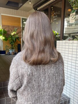 サロン シー(salon sea) salon sea 仙田 柔らかベージュ