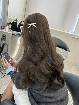 ロンド マーレ 天神大名店(Lond mare) レイヤーカット/ブルーブラック/オリーブベージュ/顔まわり