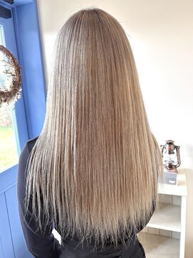 ジジ フィーカ 佐野(Gigi fika) ハイトーンベージュ