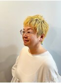 くせ毛を活かすベリーショート×イエローベージュ