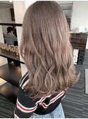 グレージュ切りっぱなしボブ前髪ありミニボブミルクティベージュ