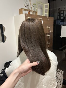 オリーブブラウン