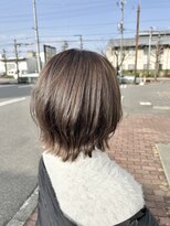 アローナ(ARONA)&nbsp;20代30代透明感◎ブリーチなしグレージュ×外ハネ