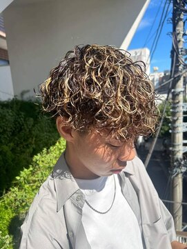 ワンズ リー 下北沢店(ONE's ly) センターパート波巻きパーマニュアンスパーマ