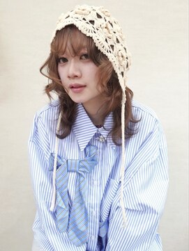 トナリ(tonari) ミディアムレイヤー ニュアンスパーマ ベージュ【鹿児島中央駅】