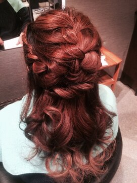 アイビス(AIBIZ) 編みこみハーフスタイル