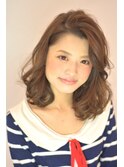 女らしいほつれウェーブとクールバングで甘辛ミックス