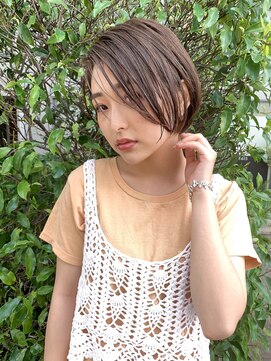 ミィ 表参道(mee.) 【mee.】ハセガワヒトシ　大人かわいい前下がりショートスタイル