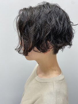 ユキオ オブ ヘアー(YUKIO of Hair) 30代40代★無造作カール×大人耳掛けひし形フェミニンショート
