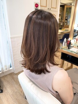 ネオリーブ チロル 横浜西口店(Neolive CiroL.) こなれミディ 縮毛矯正 大人可愛い ココアベージュ