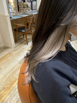 ネオリーブエム(Neolive em;) 【　イヤリング×ホワイトベージュ　】大人ガーリー