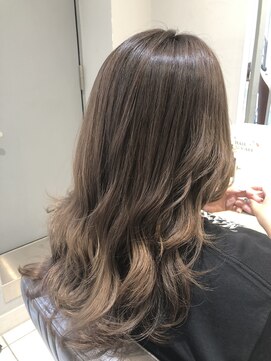 ネオリーブギンザ 銀座店(Neolive GINZA) 明るい白髪染め　ベージュカラー　韓国風巻き髪　銀座