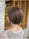 ショートボブ×くすみベージュ