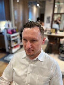 リバレッジ 広尾(Leverage) 大人海外七三フェード:Taishin Omura