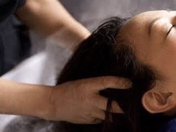 カフネヘアー(Cafune' hair)の写真/《リラックス効果抜群》思わず寝てしまうヘッドスパに必ずリピートしたくなる◇頭皮と髪を土台から健康に◎