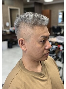 ネクサスアンドコー 浦安店(NEXUS&Co.) アップバング×スキンフェード