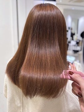 ステア ケース(stair case) 韓国艶カラーピンクベージュ前髪顔周りカットトリートメント