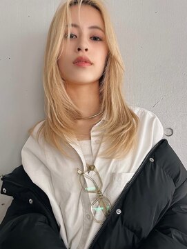 ラック 表参道(LUCK) ホワイトブロンド/ホワイトベージュ/レイヤーカット/20代