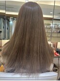 透け感のあるベージュ