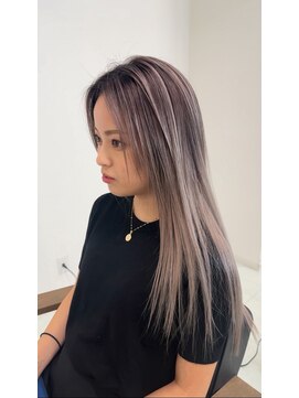 シエラ 南船場(CIERA.) ホワイトグレージュチェリーブラウンフェイスフレーミングカラー