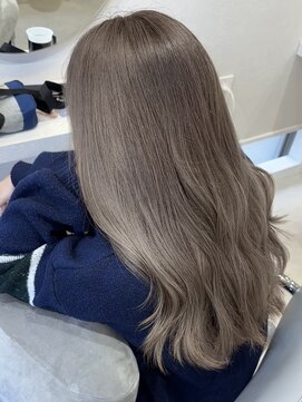 ベル サウス(BHEL south) 津市/久居/グレージュ/グレー/ブリーチ/レイヤー/ハッシュカット