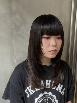 アタッカ(atacca) ミディアムロング　レイヤー　ワンカール　ナチュラル　顔まわり
