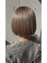 ネオリーブ ロア 鶴川店(NEOLIVE ROA) ブロンドベージュ 切りっぱなしボブ