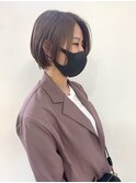 ショートボブ×ハイトーンベージュ