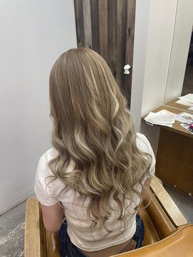 プリンプ(PRIMP) #巻き髪 #バレイヤージュ #ハイライト