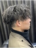 センターパート×ツイストスパイラルパーマ
