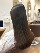フリージア(freesia) 艶髪ロング/30代40代50代/髪質改善トリートメント