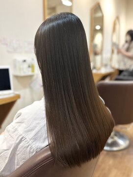 フリージア(freesia) 艶髪ロング/30代40代50代/髪質改善トリートメント