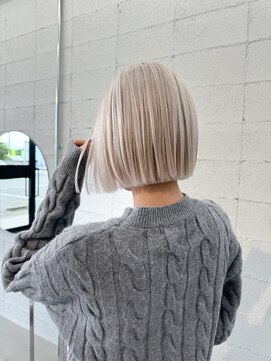 イロ(iro.) ハイトーンボブ