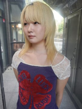 デコ(DECO) ブロンドハッシュカット