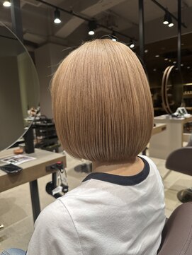 ショコラ アン 横須賀中央 秋のイメチェン◎切りっぱなし肩上ボブ×ミルクティー