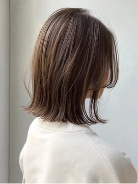シア(XIA) ボブレイヤー/外ハネボブ/顔まわりレイヤー/切りっぱなしボブ