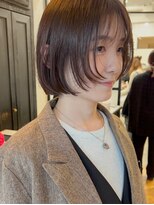 ジリ(JILI)&nbsp;前上がり×顔まわりレイヤーのニュアンスボブ ▽福永