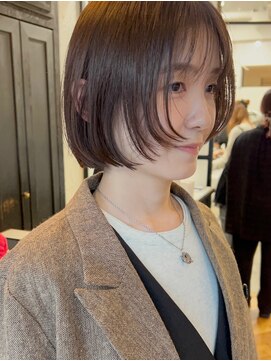 前上がり×顔まわりレイヤーのニュアンスボブ ▽福永