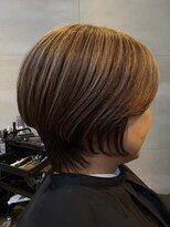 ディアス(DIAS)&nbsp;白髪カバーにも。極細ハイライトで創る立体感ショートボブ