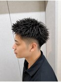 スパイキーパーマ　メンズショート造作ツーブロック眉毛メンズ