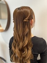 ジェットセット 虎ノ門ヒルズステーションタワー店(jetset)&nbsp;大人可愛いねじりハーフアップ
