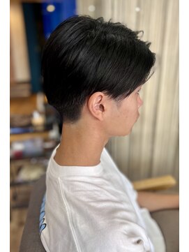 イノセンツ(Innocent'S) センターパート×刈り上げ