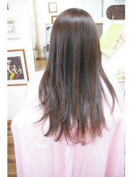 チチカカ(chichikaka) 営業ビフォーアフター、くるくるなクセを残しつつ縮毛矯正