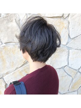ヘアメイク ヴァロ(Hair Make VaLo) ショートボブ＋グレー