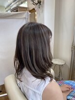 ハグエヴェック(HUG AVEC)&nbsp;たっぷりレイヤーとハイライト&アッシュベージュ