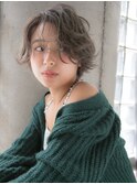無造作ショート　ハイトーングレージュ