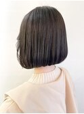 収まりの良いストレートボブ