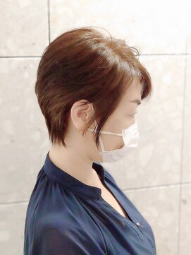 ヴィラ 雲雀丘花屋敷店(Villa) 20代30代40代大人可愛い小顔ベージュ耳掛けショート