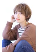 ブラウンベージュ すっきりショートヘア